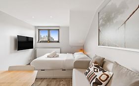 Modern Limpertsberg Studio Near City Center